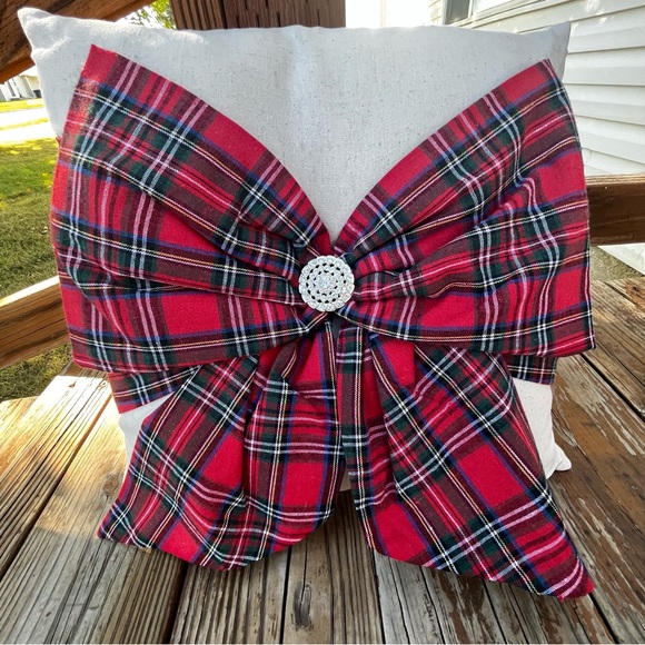 Pier 1 Other - Pier 1 Imports 16X16” Christmas Pillow Red Bow